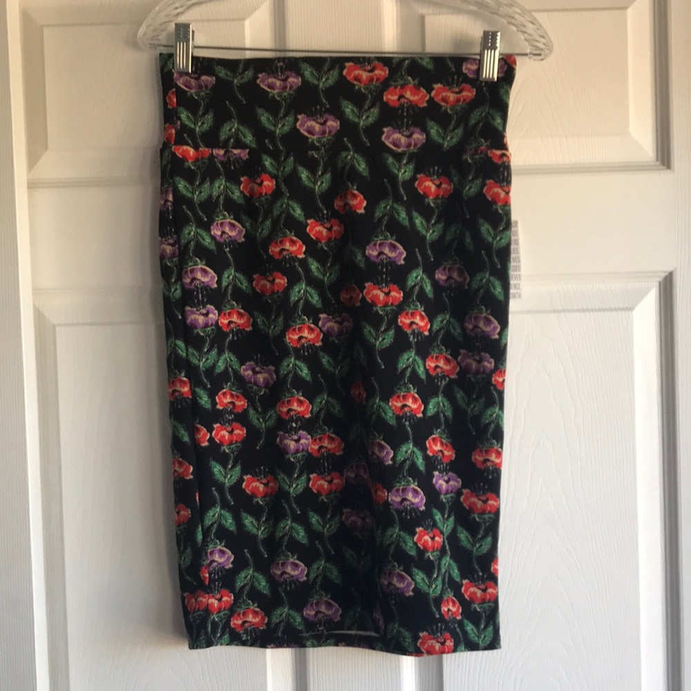 🖤NEW LuLaRoe skirt🖤